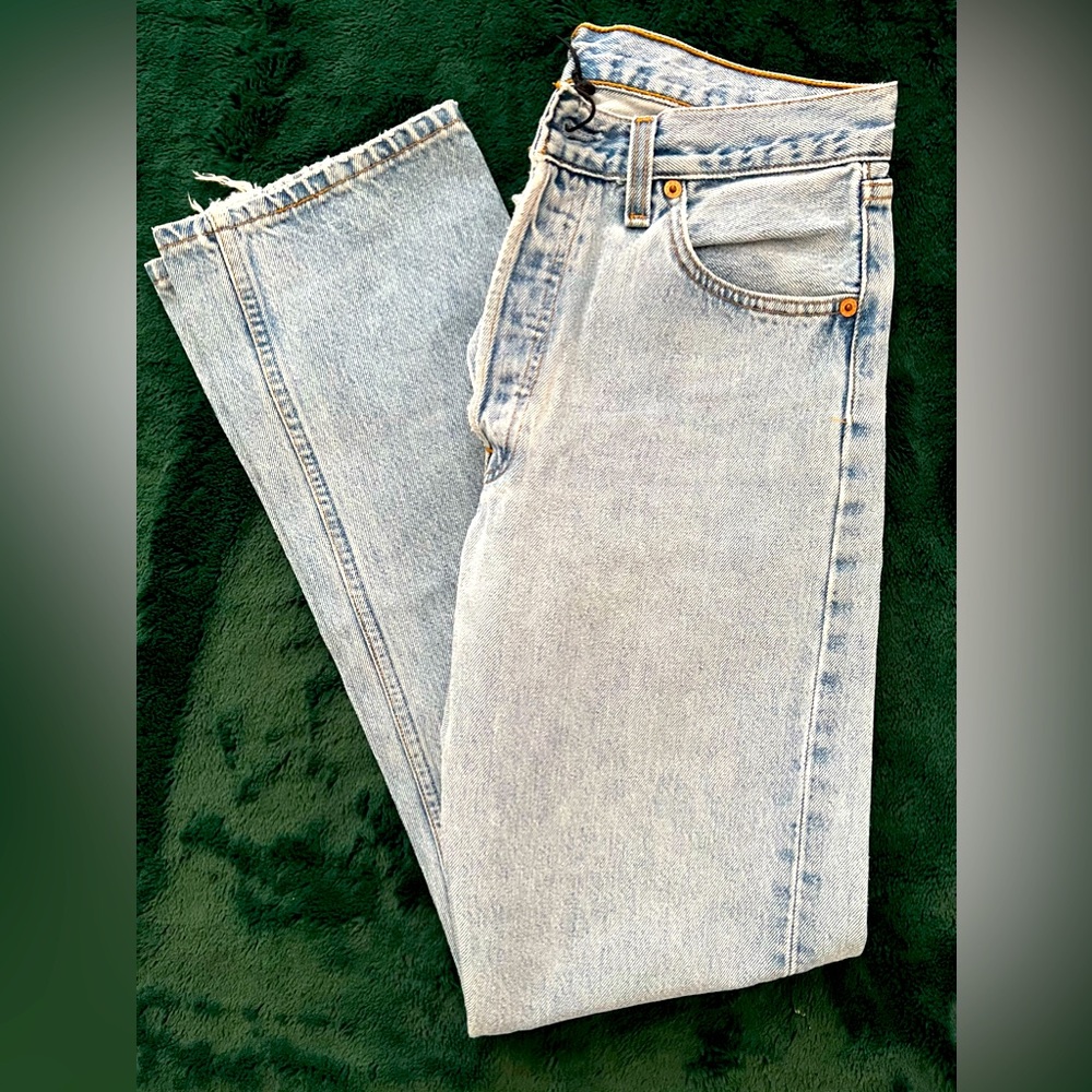 VINTAGE LEVI STRAUSS High Rise 501 Button Up Blue Jeans